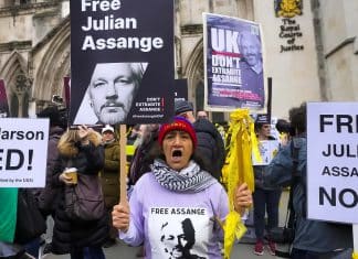 Gobierno de Estados Unidos trata de matar a Julian Assange, asegura Carlson