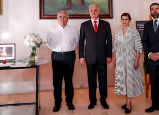 Representantes de Nicaragua firman libro de condolencias por las víctimas del atentado en Rusia