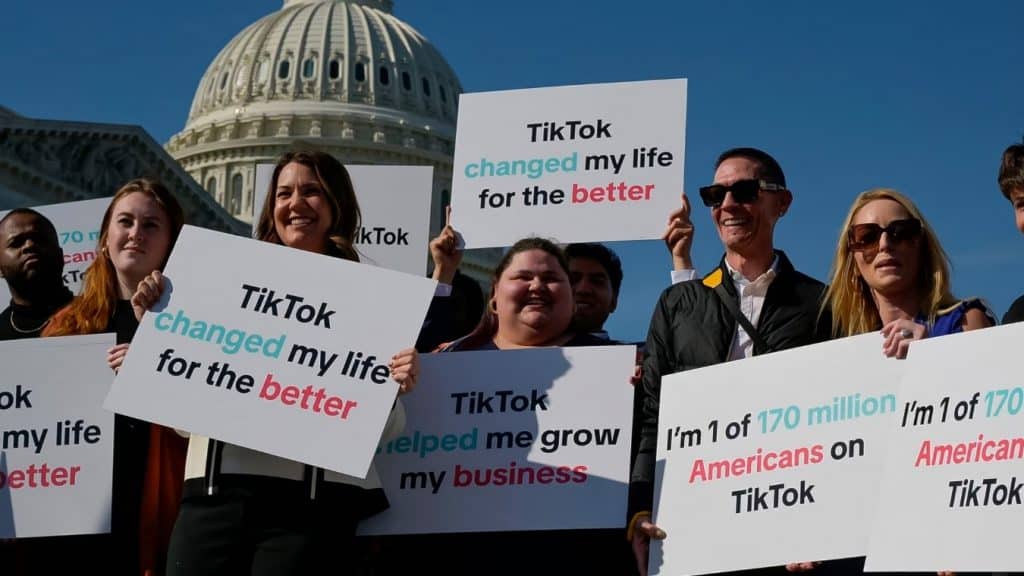 Futuro de TikTok en Estados Unidos en riesgo, ante posible prohibición.