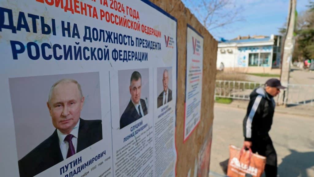 Los rusos del Extremo Oriente abren las urnas en las elecciones presidenciales 2024.