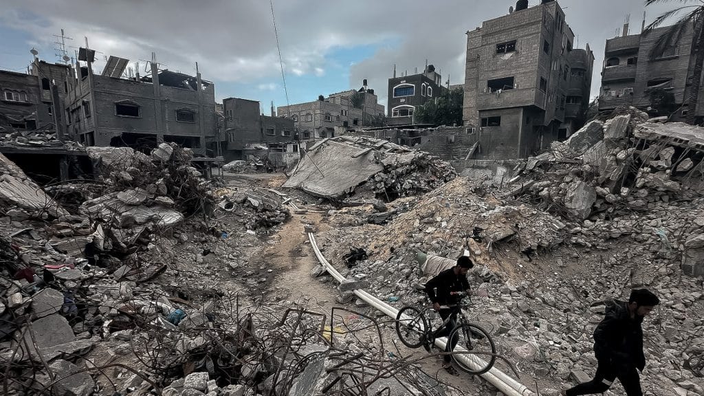 31,800 víctimas y 73,934 heridos de bombardeos israelíes en Gaza
