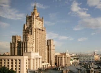 Rusia convoca a embajadora de EEUU y advierte expulsión diplomática por injerencia