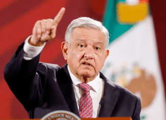 AMLO rechaza doble rasero de EEUU y Canadá sobre la crisis diplomática con Ecuador AMLO desacredita posición ambigua de Estados Unidos y Canadá sobre la violación del derecho internacional perpetrado por Ecuador