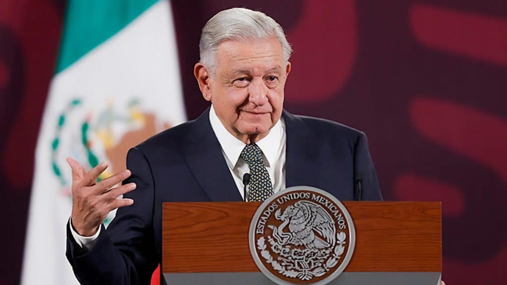 López Obrador expone allanamiento contra la embajada de México en Ecuador.