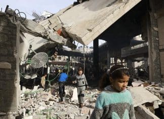 Bombardeo de Israel en Rafah deja varios muertos incluyendo a niños Israel bombardea la ciudad de Rafah, al Sur de la Franja de Gaza, donde se encuentran refugiados la mayoría de palestinos