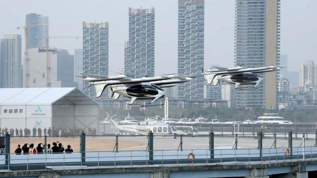 Economía de "baja altitud" revoluciona el transporte y la industria en China, con los nuevos autos voladores.
