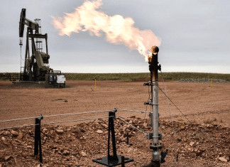 China y Níger alcanzan importantes acuerdos comerciales de petróleo Lazos económicos entre Níger y China alcanzan un nuevo nivel, tras acuerdos en el comercio del petróleo.