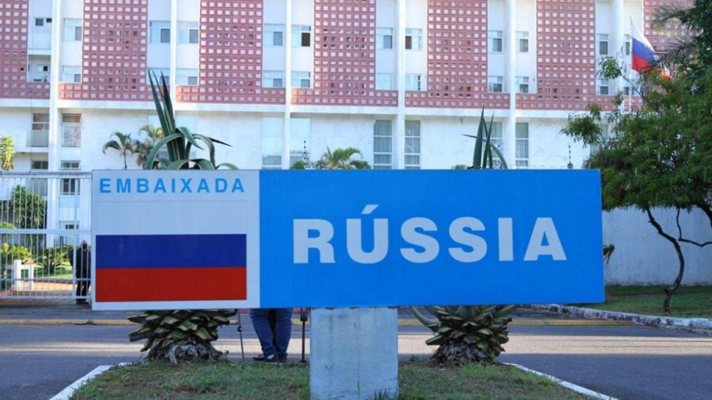 Equipos de emergencia atendieron la amenaza de bomba en la Embajada de Rusia en Brasil, corroborando que era una falsa alarma.  