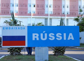Descartan alerta de bomba en Embajada de Rusia en Brasil Equipos de emergencia atendieron la amenaza de bomba en la Embajada de Rusia en Brasil, corroborando que era una falsa alarma.