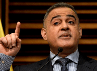 Revelan cómo se ejecutó la conspiración política en el caso Pdvsa-cripto en Venezuela Fiscal general de Venezuela, Tarek William Saab, informó que se han realizado 66 detenciones en torno al caso de corrupción Pdvsa-cripto