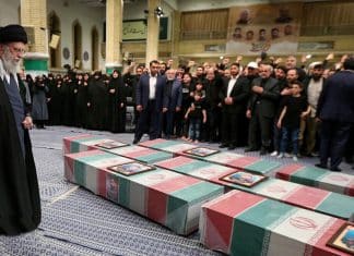 Irán rinde honores a las víctimas del ataque israelí contra el Consulado en Siria