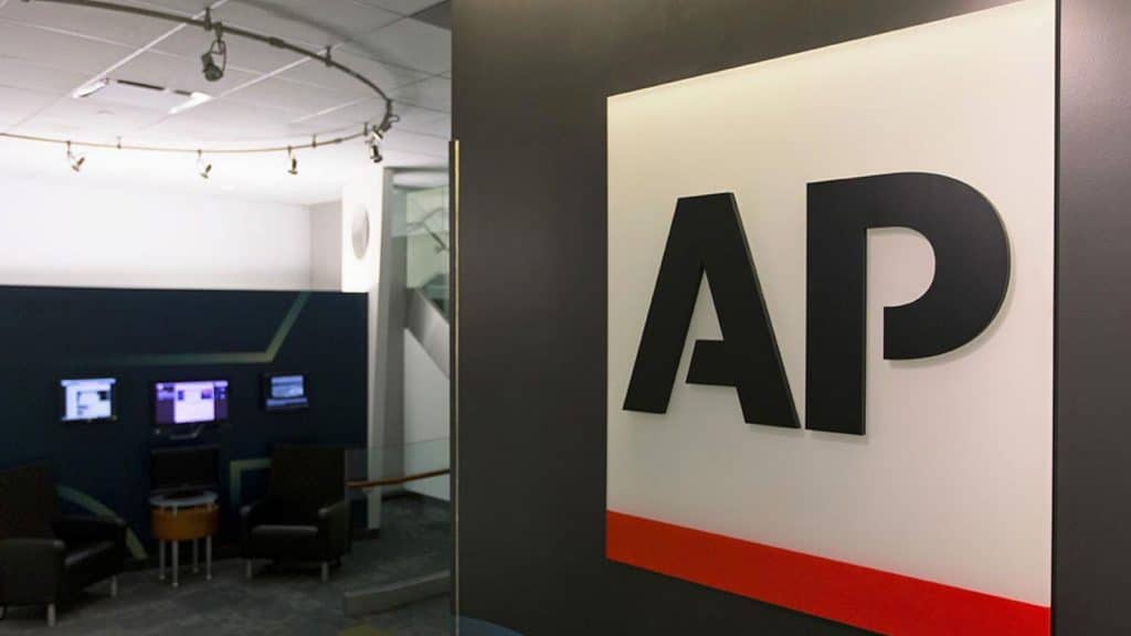 La agencia de noticias AP, originaria de Estados Unidos, denunció a Israel por confiscar equipo de grabación.