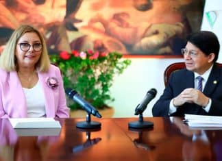 Embajadora de Türkiye presenta cartas credenciales a Nicaragua Al presentar cartas credenciales la embajadora de Türkiye puede ejercer sus labores como diplomática en Nicaragua.