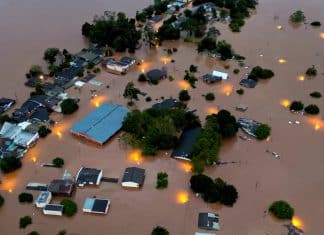 Inundaciones en Brasil dejan decenas de muertos Las inundaciones han llegado a niveles históricos que no se habían visto desde 1941, en Brasil, dejando varios muertos.