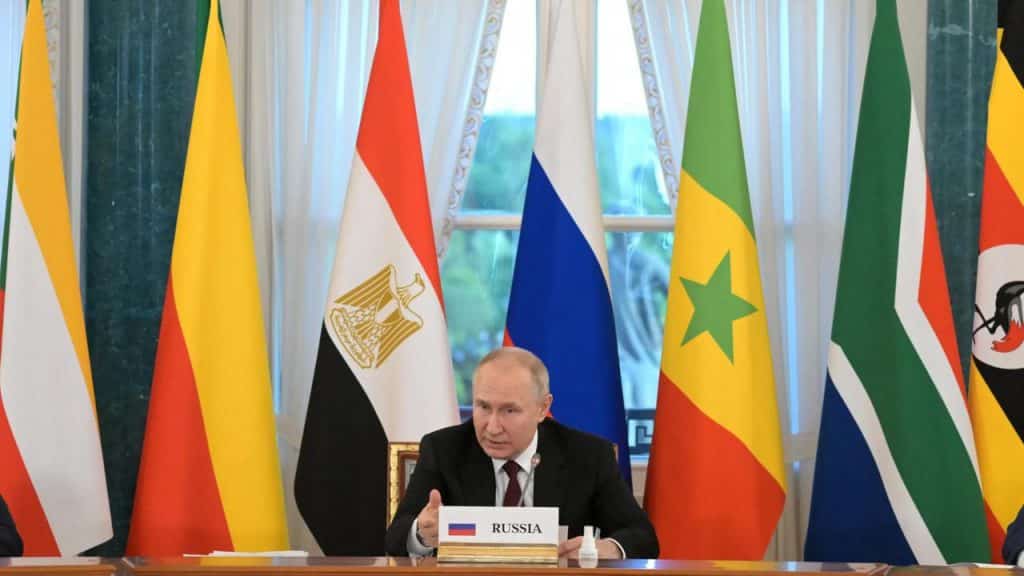 Rusia criticó a Occidente por interferir en las relaciones internacionales de otros países.