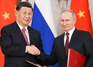 Putin viajará a China para celebrar 75 años de relaciones estratégicas Vladimir Putin realizará su primer viaje tras su investidura presidencial y por invitación de Xi Jinping, hacia China.