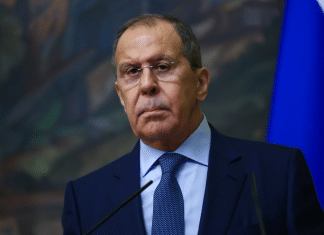 Rusia preparada para enfrentar tropas de Occidente que se unan a Ucrania Rusia se encuentra lista para un conflicto directo con las fuerzas de Occidente que se sumen a Ucrania, según Serguéi Lavrov.