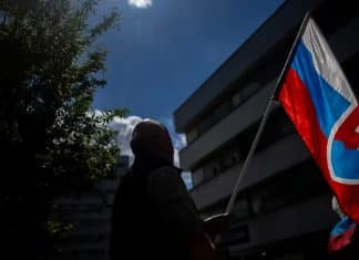 Tensiones tras el intento de asesinato al primer ministro de Eslovaquia Información clave sobre el tiroteo del primer ministro de Eslovaquia.