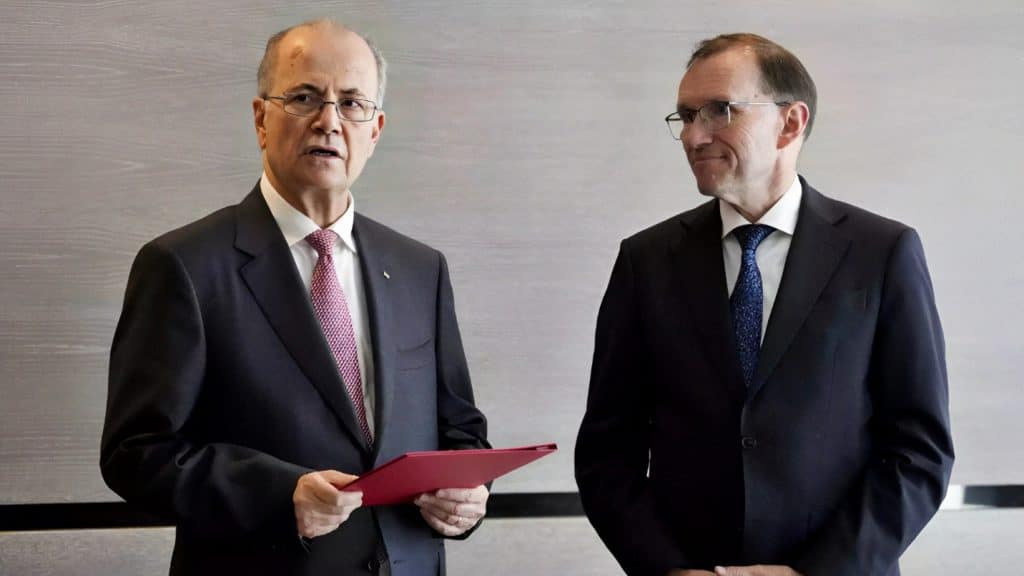 En un acto simbólico, Noruega entrega documentos diplomáticos, previo al reconocimiento oficial que hará el 28 de mayo
