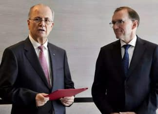 Noruega entrega documentos diplomáticos al primer ministro de la Autoridad Nacional de Palestina