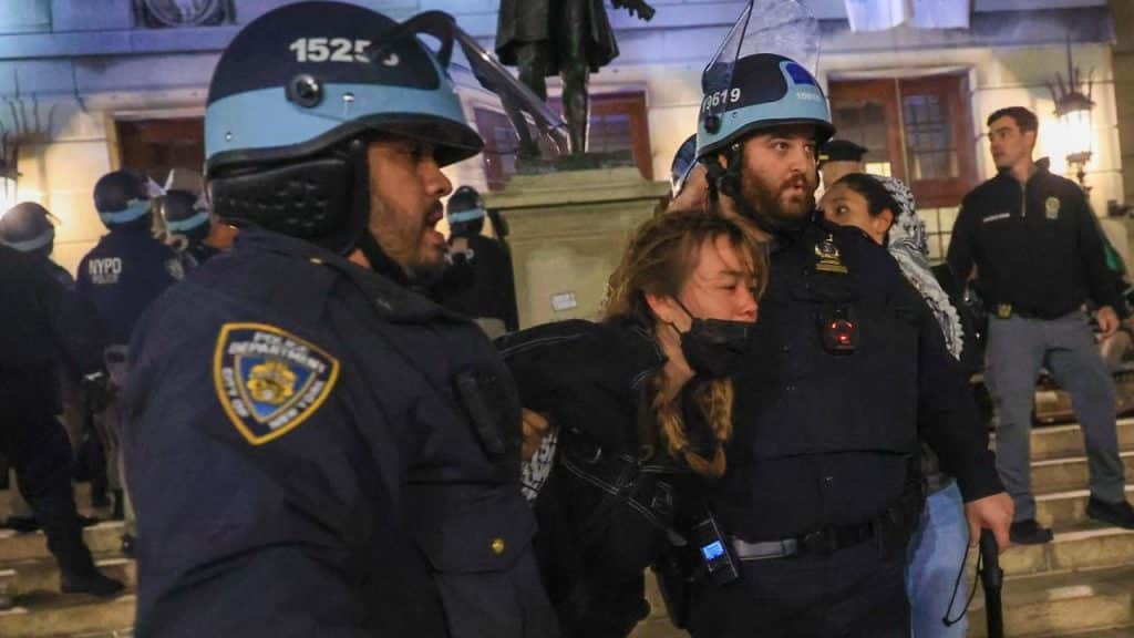 La Policía ingreso a la fuerza al edificio de la Universidad de Columbia