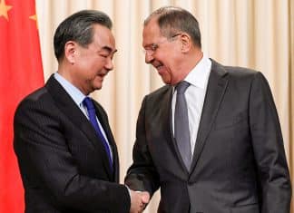 China y Rusia acuerdan mantener estabilidad estratégica frente a interferencias externas Rusia y China promueven relaciones bilaterales estables durante la cumbre de cancilleres de los BRICS, sin afectar a terceros.