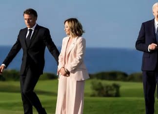 Comportamiento inusual de Biden en la Cumbre del G7 Incidentes en torno a Joe Biden en la Cumbre del G7 en Italia.