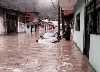 Inundaciones por intensas lluvias afectan México Inundaciones y caos vial azotan Ciudad de México tras fuertes lluvias.