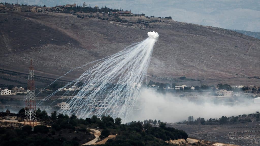 Israel convierte en zona inhóspita Sur del Líbano con ataques constantes de fósforo blanco y artillería.