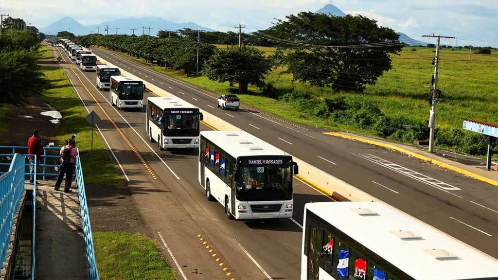 Llega a Nicaragua otra flota de buses fabricados en China.