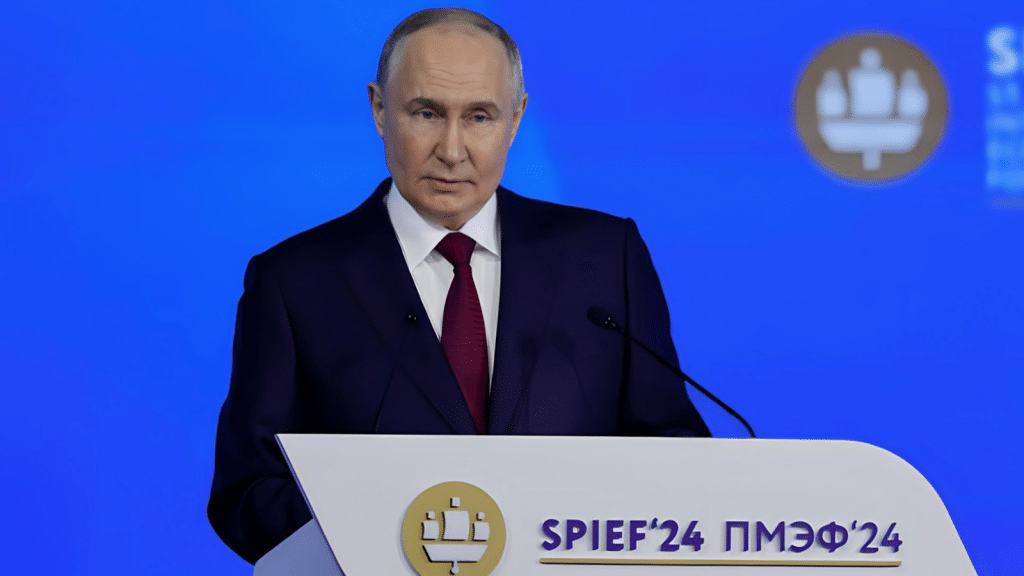 El presidente ruso, Vladímir Putin, abordó temas esenciales sobre la economía nacional e internacional, entre otros.