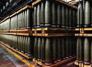 Rusia destruye almacén de armas enviadas por Occidente a Ucrania Almacén de armas enviadas por Occidente para Ucrania, es destruido por Rusia.