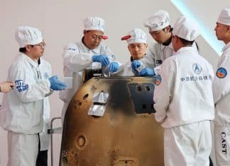 China abre contenedor con las únicas muestras de la cara oculta de la Luna Las muestras de la cara oculta de la Luna parecen ser diferente a las del lado visible del satélite.