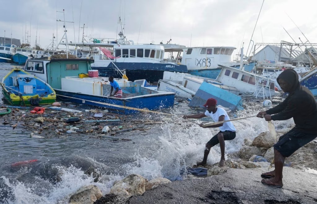 La guardia costera del país no puede dirigirse a Carriacou y Pequeña Martinica debido a una alerta marítima en Granada, informaron fuentes del gobierno.