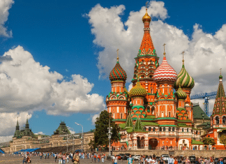 Crecimiento económico posiciona a Rusia en una nación de ingreso alto Rusia pasó de ser una nación con ingresos “mediano alto” a “alto” debido al crecimiento económico.