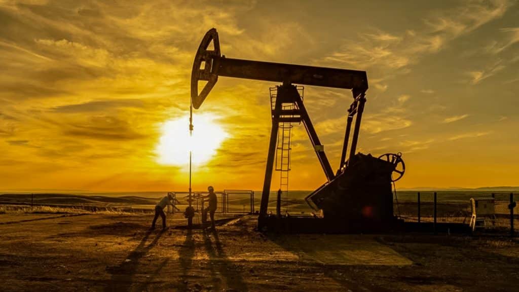 Descubrimiento de campos de petróleo y gas en Arabia Saudita.