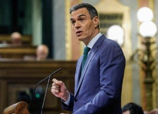 España promueve ley para verificar financiamiento a medios de comunicación La ley tiene como objetivo promover la transparencia en los medios de comunicación en España, según Pedro Sánchez, presidente de España.