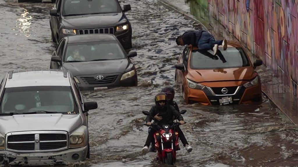 Inundaciones, deslizamientos e incidentes han sido provocados por intensas lluvias en México.