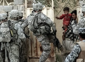 Irak exige la retirada del ejército de EEUU Irak solicitó la retirada de los soldados de Estados Unidos de su territorio.