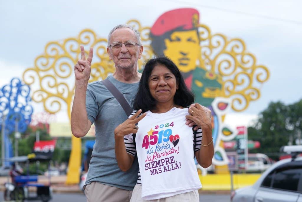 Ambiente festivo desde la Avenida Bolívar, previo a más de 700 vigilias que se realizarán en todo el país, en celebración al 45 Aniversario del Triunfo de la Revolución en Nicaragua.