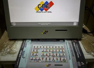 Venezuela denuncia sabotaje electrónico en Elecciones Presidenciales Maduro solicitó investigación exhaustiva, contra el sabotaje electrónico, que sufrió el sistema del Consejo Nacional Electoral de Venezuela.