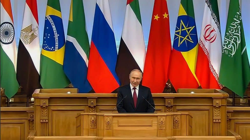 Putin abordó la trascendencia del BRICS en el contexto internacional actual, durante el inicio del X Foro Parlamentario del grupo económico.