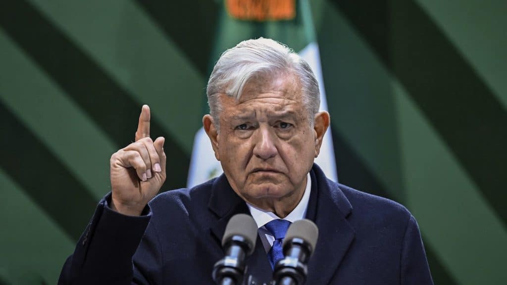 Andrés López Obrador, presidente de México, acusa a Israel de refugiar a exfuncionario mexicano implicado en tortura.