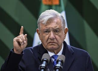 AMLO acusa a Israel de dar refugio a responsables de tortura Andrés López Obrador, presidente de México, acusa a Israel de refugiar a exfuncionario mexicano implicado en tortura.
