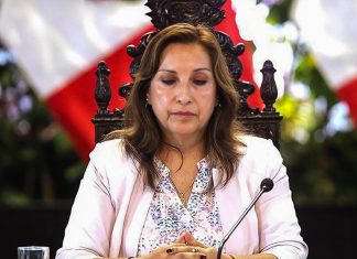 Acusan a Boluarte por segunda vez por asesinatos durante protestas Peruanos acusan por segunda vez a Boluarte ante la CPI, por implicación en las muertes durante manifestaciones.