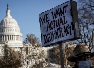 Democracia en Estados Unidos se encuentra en crisis, revela encuesta