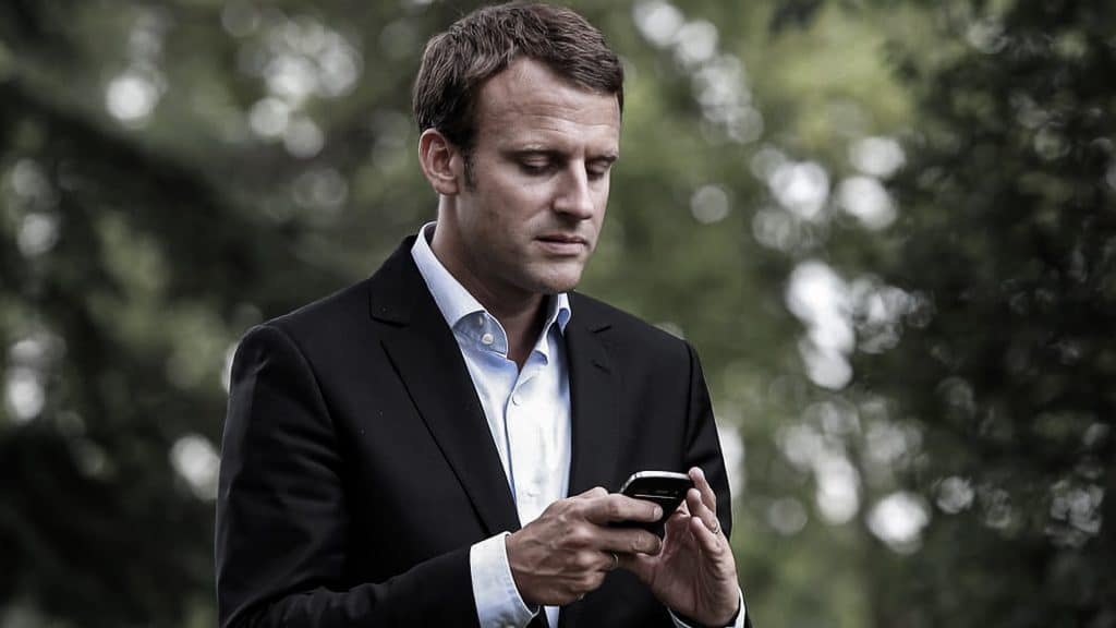 Emanuel Macron, presidente de Francia, posee un canal de difusión en Telegram.