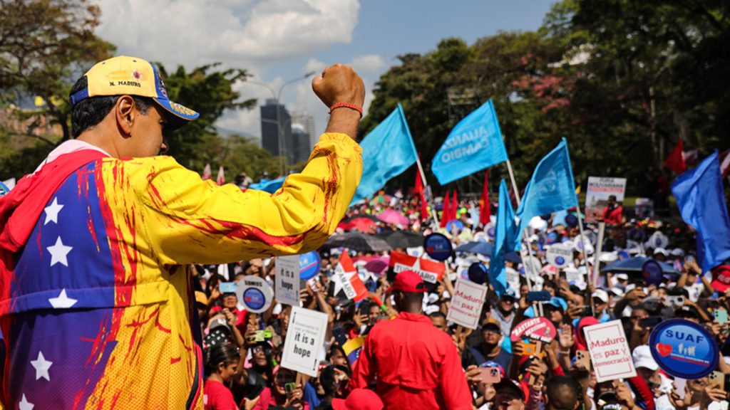 El mandatario bolivariano, aseguró que el amor a la patria, la Ley y a la Constitución, prevalecerán en Venezuela.