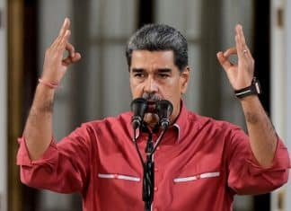 Maduro rechaza que EEUU actúe como «autoridad electoral» en Venezuela Presidente venezolano critica a EEUU por intentar imponerse como “autoridad electoral” en Venezuela.