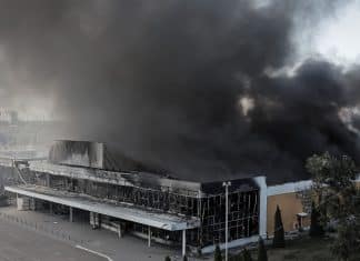 Ucrania ataca un centro comercial en Donetsk Ataque ucraniano golpea centro comercial en Donetsk, dejando múltiples víctimas.